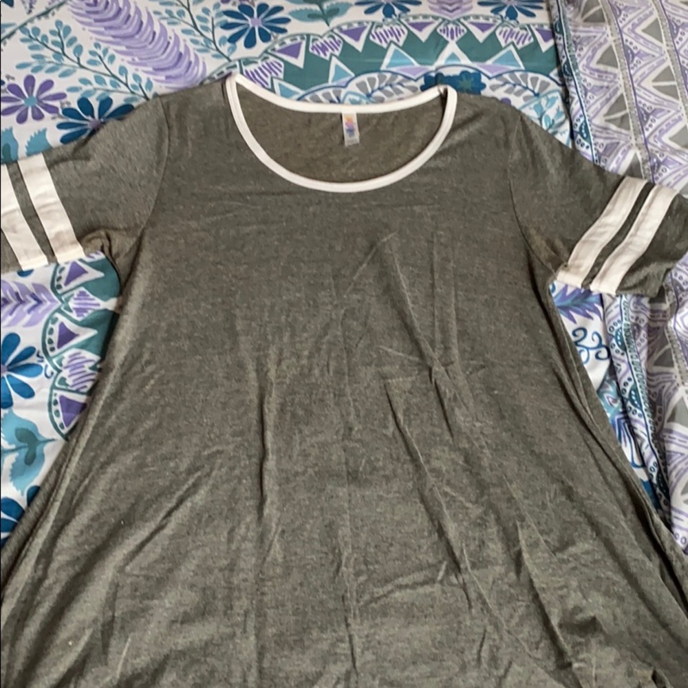 LulaRoe grey t shirt
